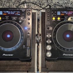 Pioneer CDJ-1000MK2 Pair (2) with Flight Cases