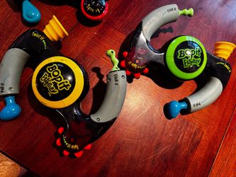 Hasbro Bop It Extreme 2 Handheld Games Lot of 2
