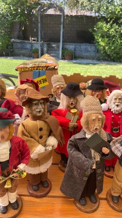 Decorative Caroler Figures