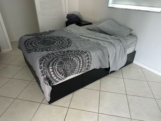 FREE QUEEN BEDFRAME & MATTRESS