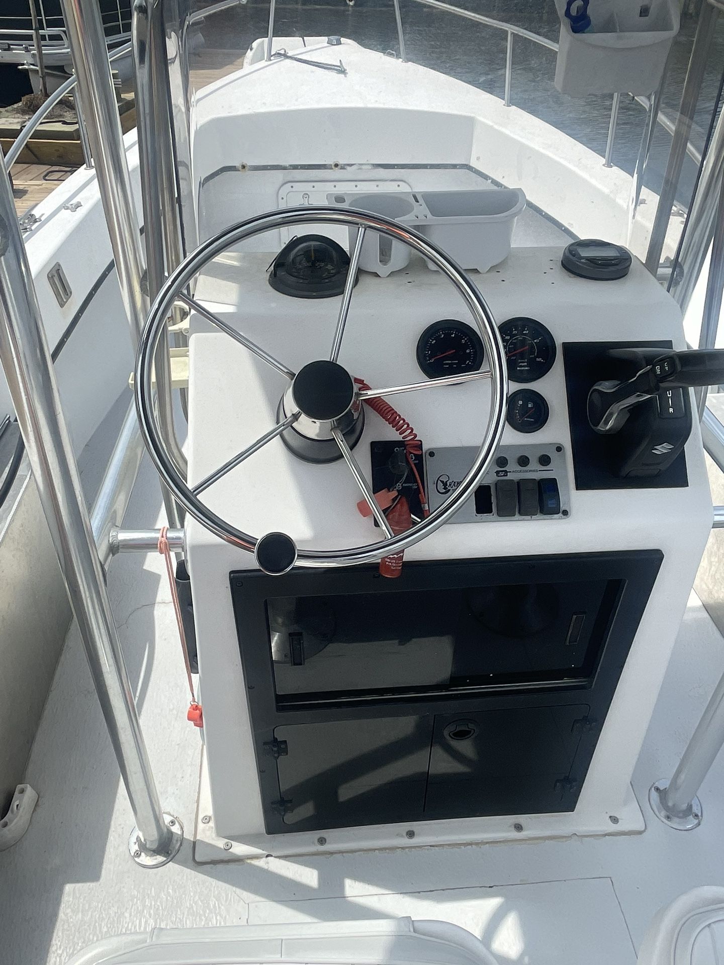 2001 C Hawk Center Console w brand new Suzuki 150hp motor!!!!w/trailer