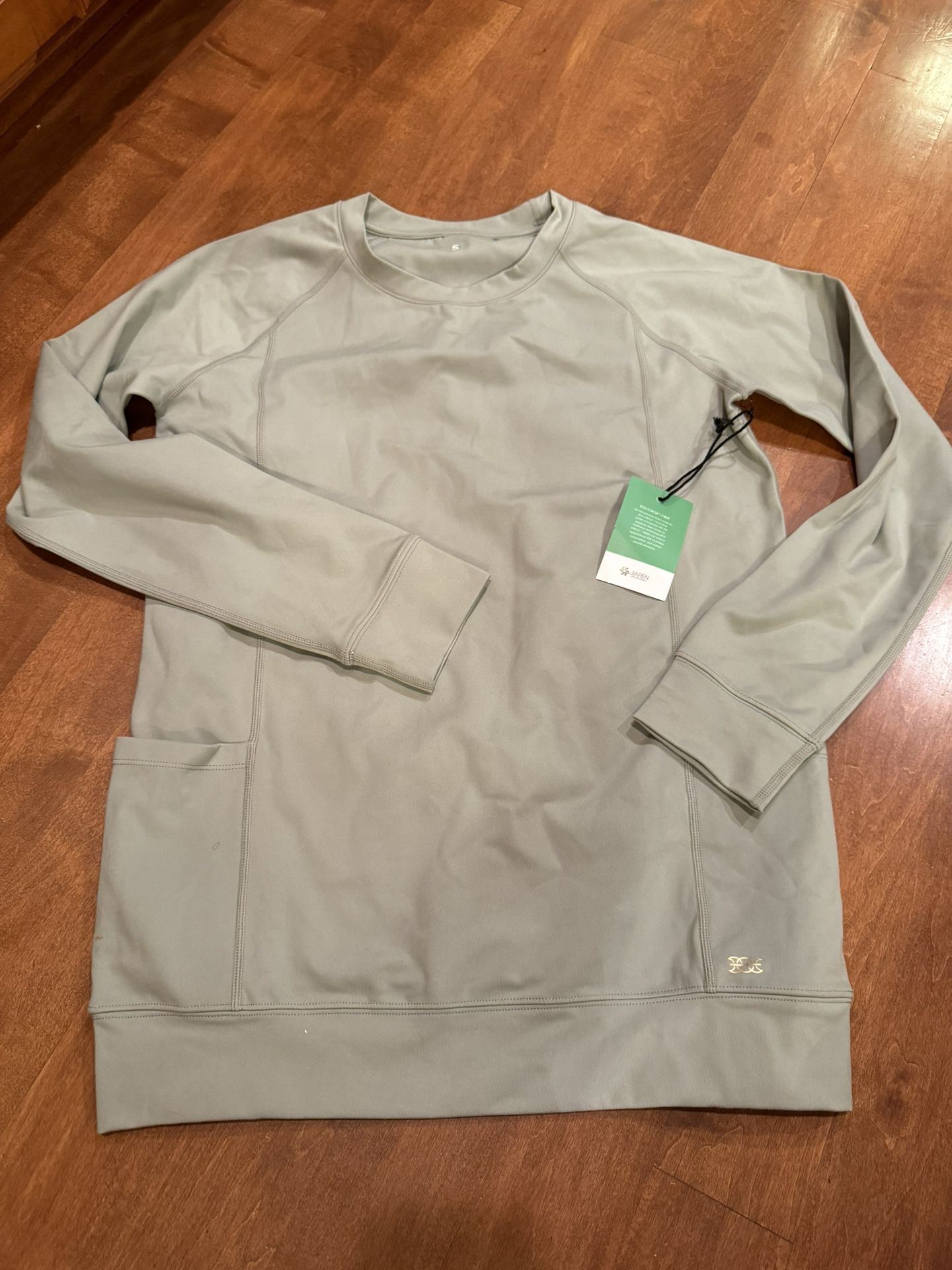 New W Tags East West Company Fall Workout Top Shipping Available