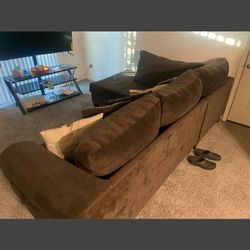 Couch An Table Need Gone Asap I Am Moving 
