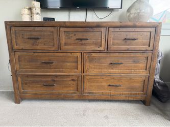 7 drawer wood dresser