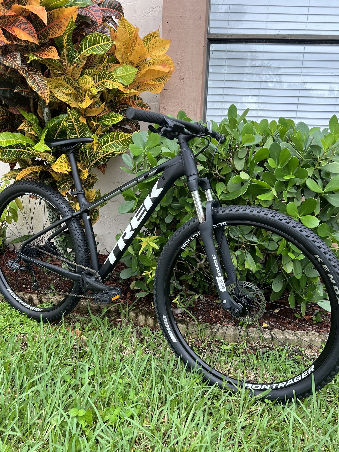 Mountain Bike Trek Marlin 5 Medium Size. 29er Disc Brakes Hydraulics