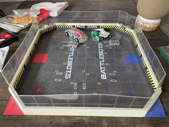 Battlebots Arena HexBug Witch Doctor And Auto desk