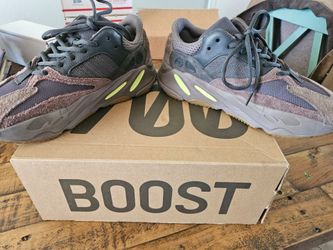 Yeezy boost 700