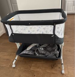 Bassinet for infants - used ( good condition)