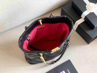 Chanel 19 Flap Bag Quilted Leather Large Red for Sale in New York, NY -  OfferUp