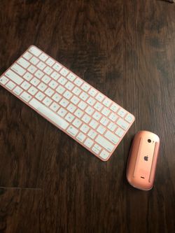 🍏Apple Color🍊 Magic Keyboard with Touch and Mouse READ DESCRIPTION NO 📦  PICK UP ONLY NO TRADE 👉FIRM ON PRICE👈 💲125 FOR BOTH ONLY CASH 💵