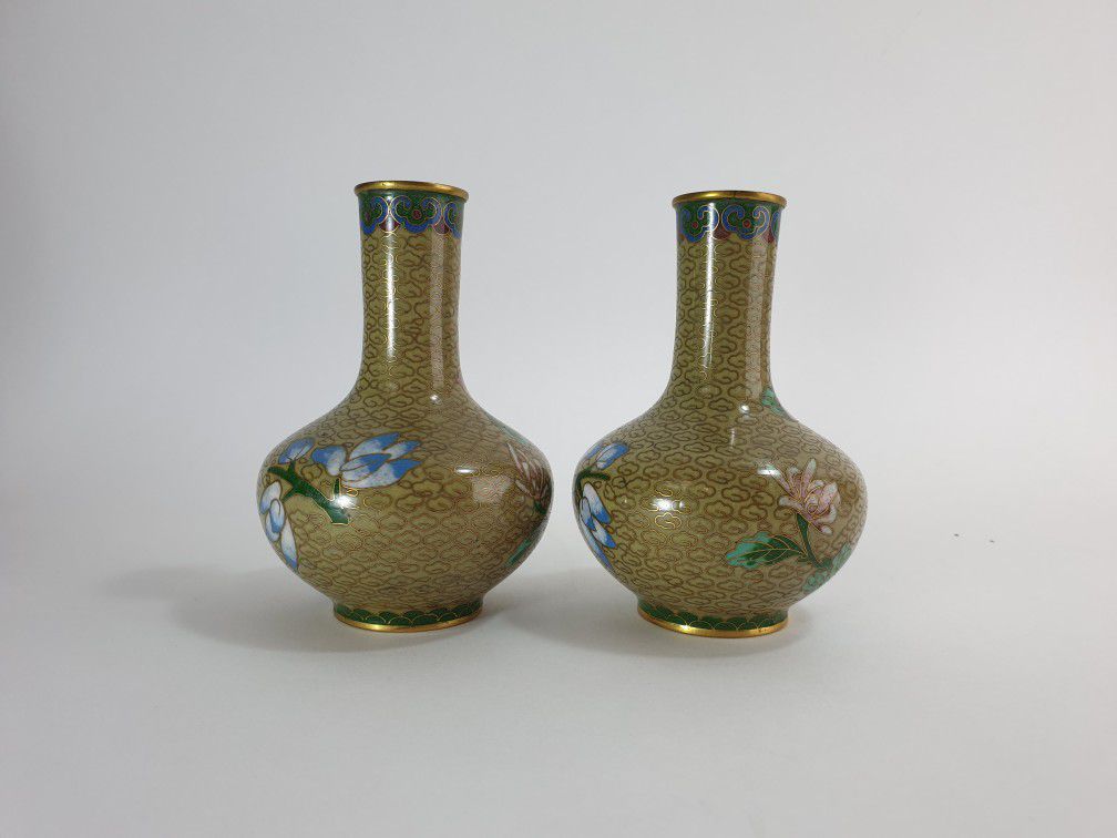 Chinese Antique pair bottles.