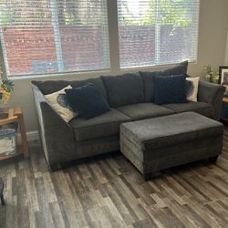 Living Room set (couch’s/tables)