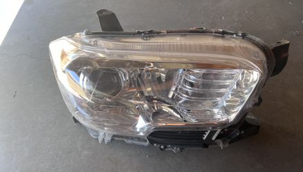 2016 2017 2018 2019 2020 2021 Toyota Tacoma Driver Left LH Headlight OEM 