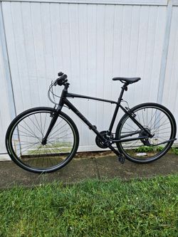 Like new! Giant Escape Hybrid Bike