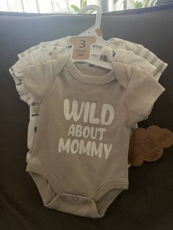 3 Newborn Bodysuits