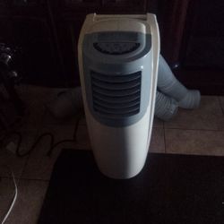 AC Ice Cold Air Works Great Portable Comes With Everything. 