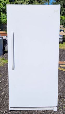 Frigidaire 20 cuft freezer  W34xD30xH74