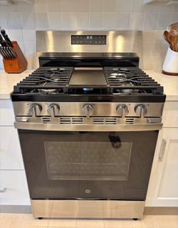 GE Stainless Steel Gas Range Oven with Griddle