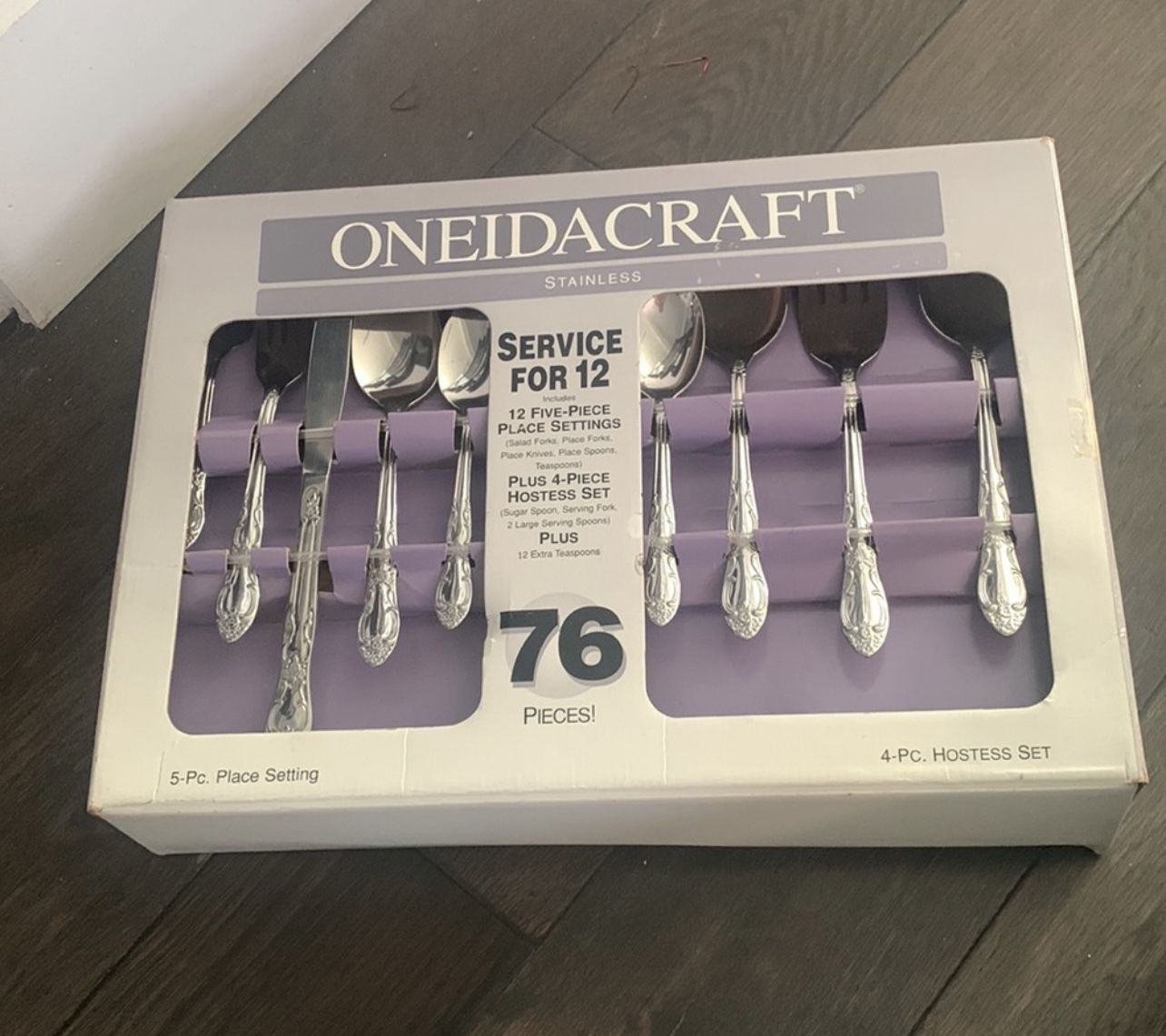 Oneida Craft 76 Piece Set 
