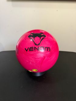 Motiv Venom Bowling Ball