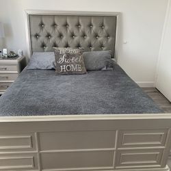 Queen Bed