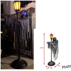 Life-Size Halloween Grim Reaper Lamp Post Decoration