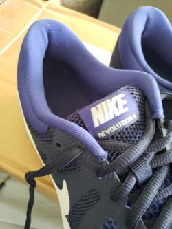 Nike Revolution 4