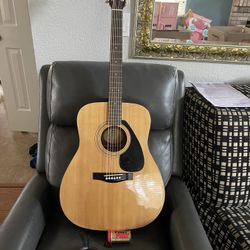 Yamaha Guitar 