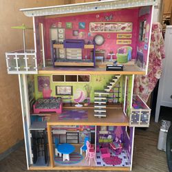 Barbie-Sized Doll House and Assorted Dolls