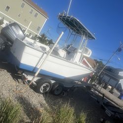 2006 Cape Horn Center console 20 foot