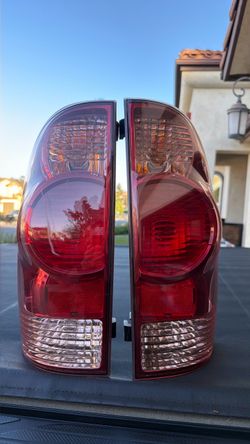 2005 to 2011 Toyota Tacoma taillights OEM tail lights