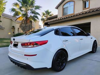 2018 kia optima Runs Great 116k miles clean title