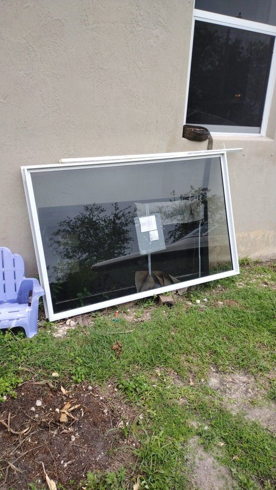 Impact Window/ Ventana De Impacto