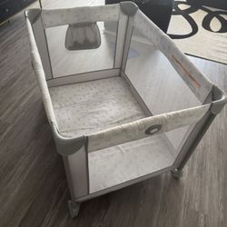 Pack & Play / Bouncer 