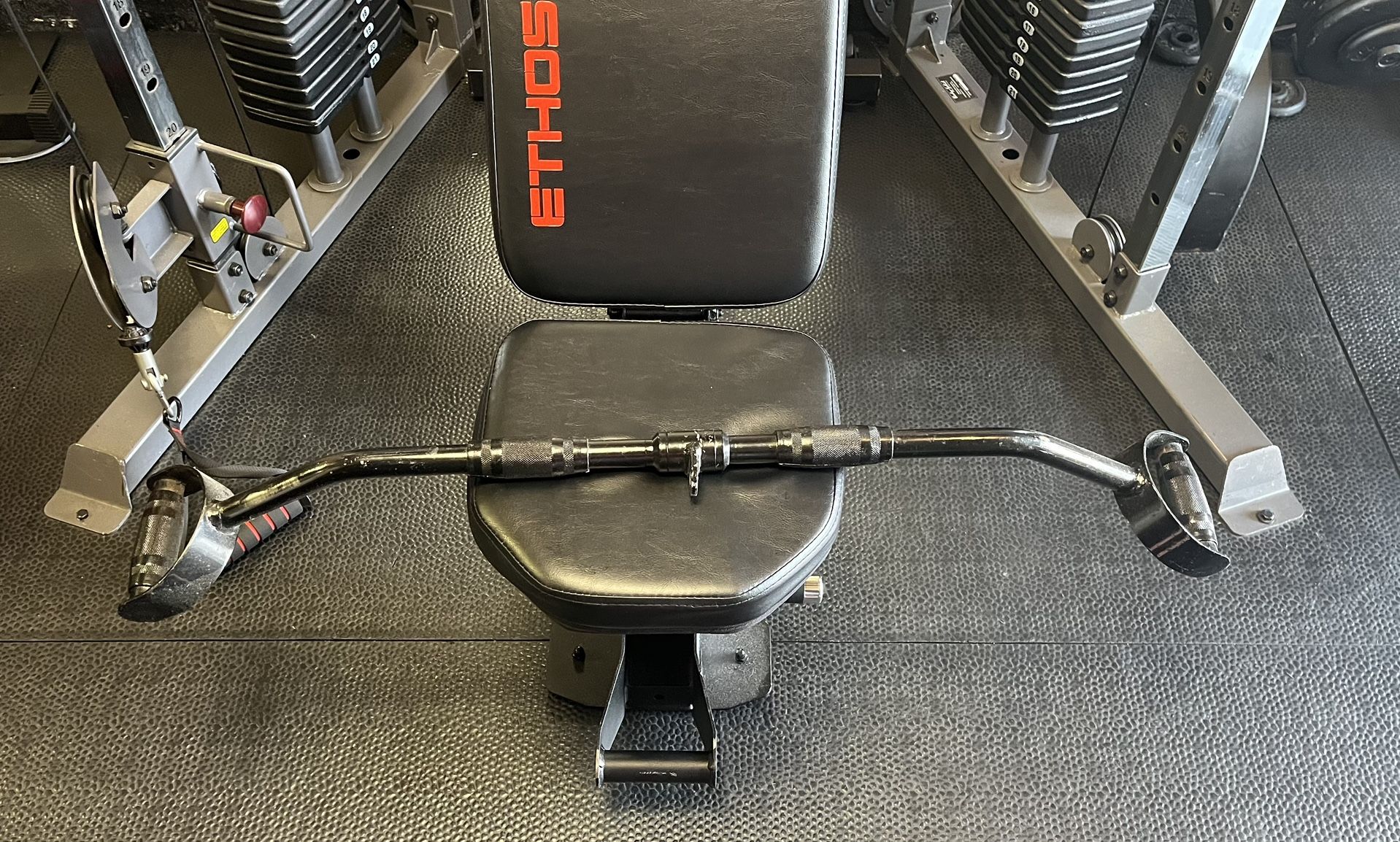 LAT Pull Down Bar Press Down Bar Cable Machine Attachment Multi Gym Attachment Solid Steel Tricep V-Bar