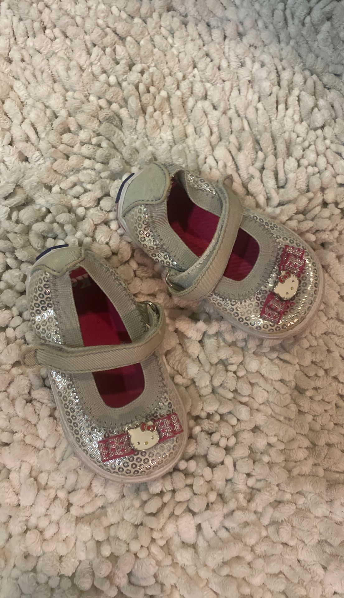 HELLO KITTY KEDS - little girl / baby - size 3 month shoes