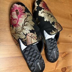 Brand NEW in the box Birdies sz 10.5