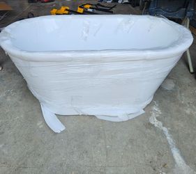 Freestanding Bathtub 54"