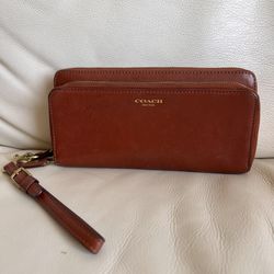 Coach Leather Double Zip Accordion Wallet Wristlet