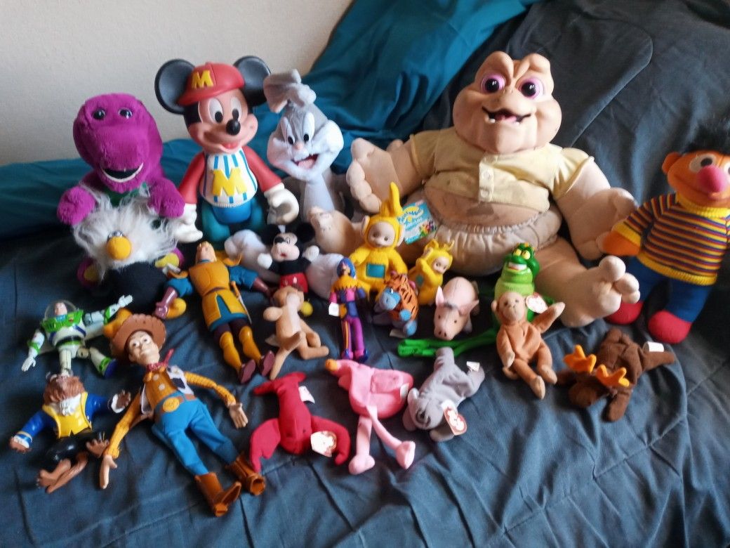 Random vintage toys/ Plushy