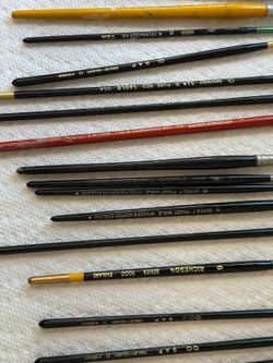 Vtg Lot of 35 Multiple High End Artist Brushes Kolinsky Grumbacher Yasutoma Windsor & Newton