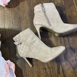 Women’s Size 8 Ankle Boots 