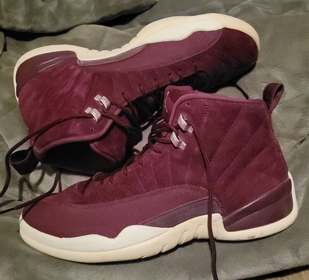 Air Jordan 12 Retro Bordeaux