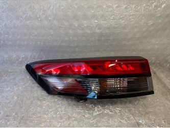2022-2023-2024 NISSAN PATHFINDER LEFT DRIVER SIDE  TAIL LIGHT HALOGEN W/LED OEM