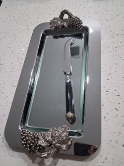 Tray and knife set