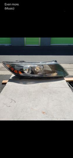 KIA OPTIMA HEADLIGHT HALOGEN PASSENGER SIDE COMPLETE WITH BULBS ORIGINAL 2015