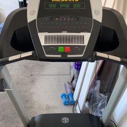 Golds Gym Treadmill With I-Fit