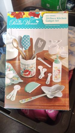 New 20-piece kitchen set
