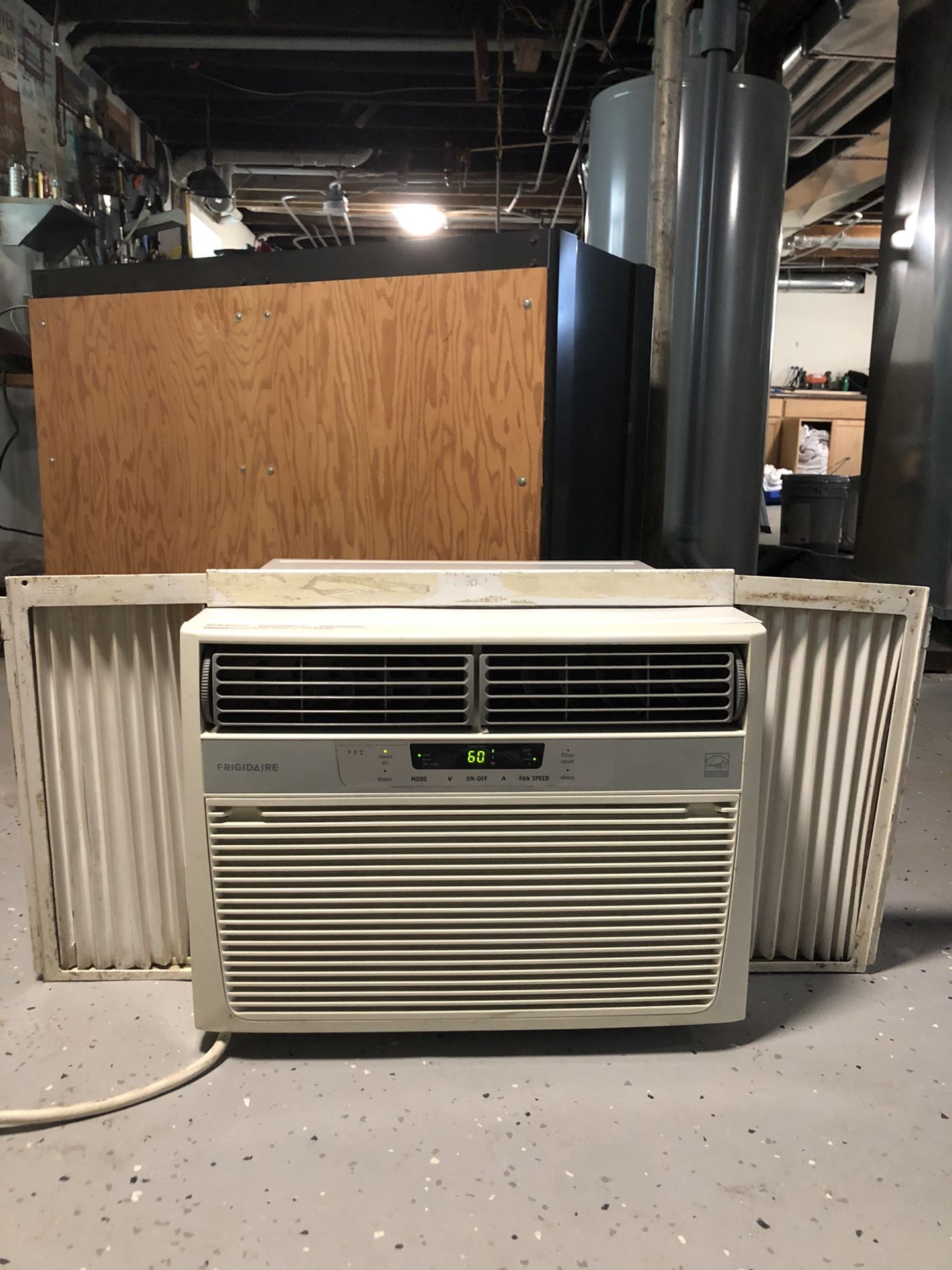 Frigidaire 12000 BTU Window-unit Ac Air Conditioner