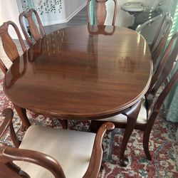 Dinning Table additional 2 Leafs 18 Inch Each